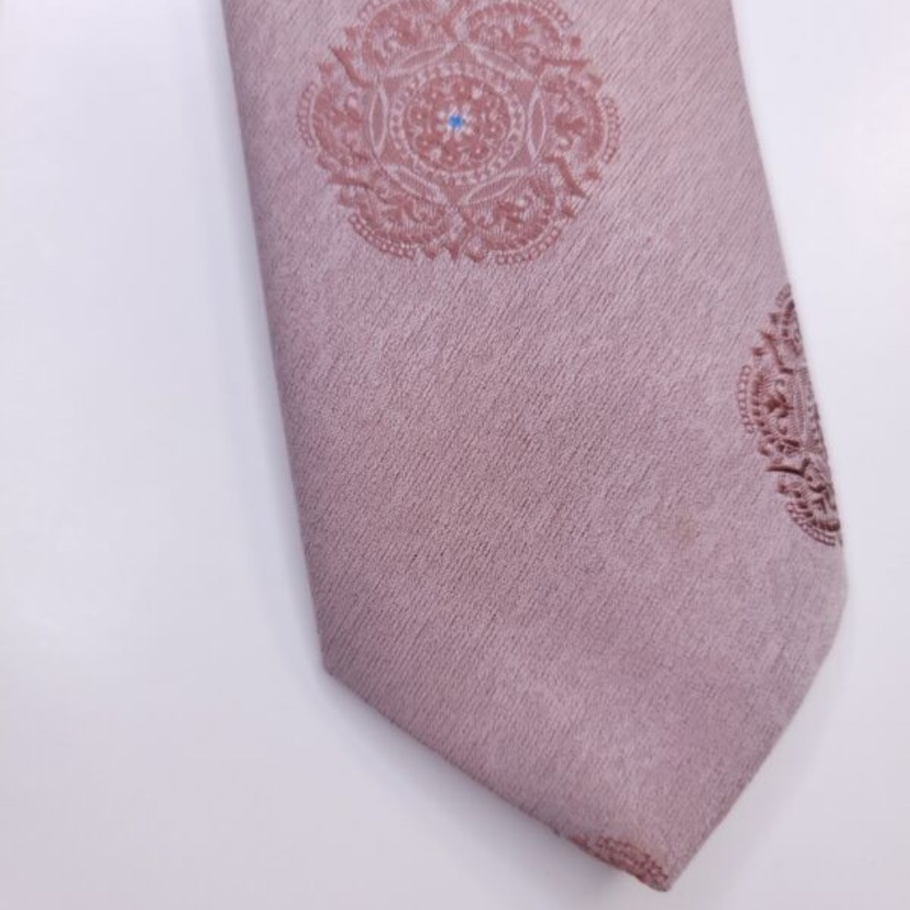 Vintage mauve necktie